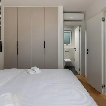 Apartment 3 Bedroom In *