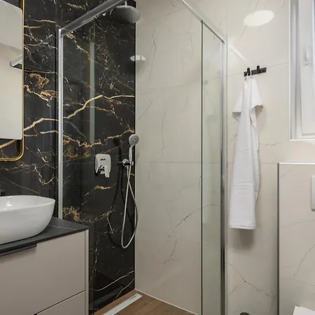3 Bedroom In Apartamento Kožino