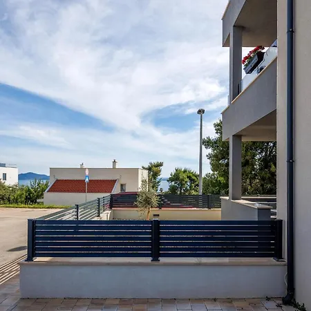 Apartment 3 Bedroom In Kozino