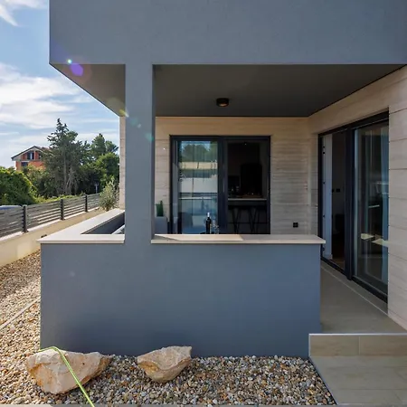 3 Bedroom In Apartment *